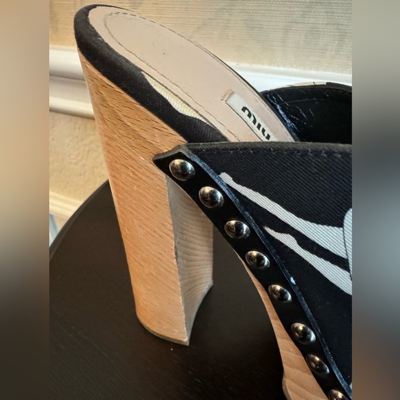 Miu Miu “Abstract Printed Naked Clogs” - Picture 3 of 10